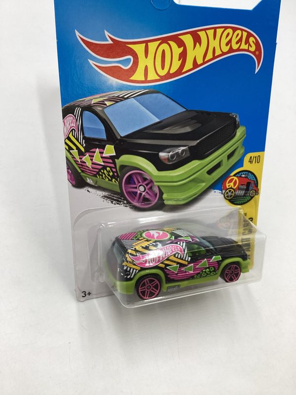 2017 Hot wheels Treasure Hunt Fandango 277F on Sale