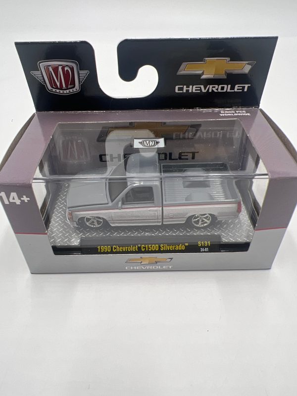 M2 Machines 1990 Chevrolet C1500 Silverado Silver S131 Fashion