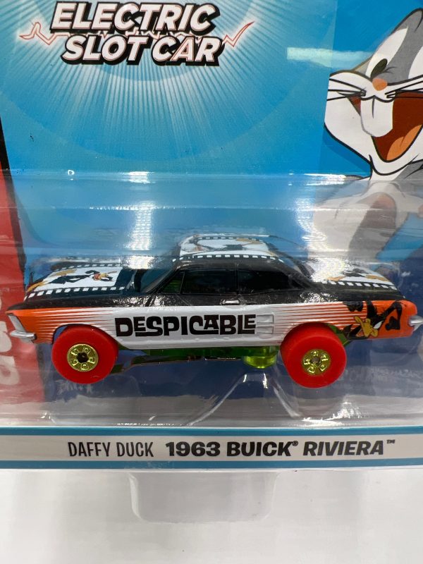 Auto World Thunderjet Ultra G Looney Tunes Daffy Duck 1963 Buick Riviera Electric Slot Car 178E Online Sale