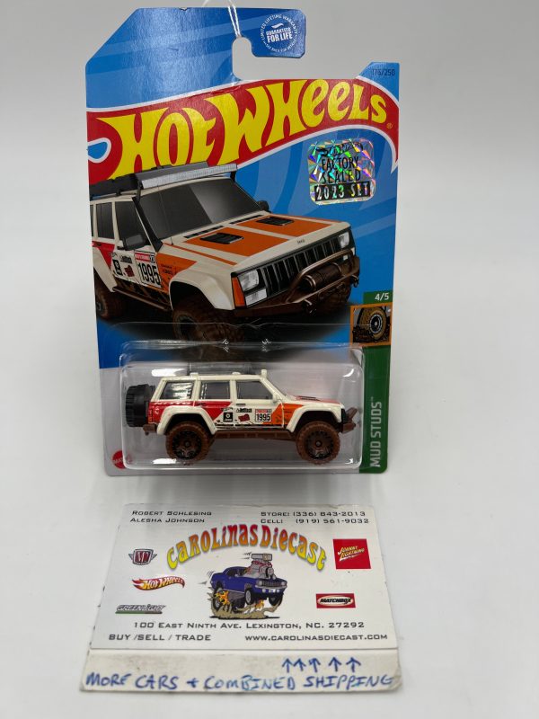 2023 Hot Wheels J Case Treasure Hunt #176 95 Jeep Cherokee Factory Sealed *Bad Card* 275A Fashion